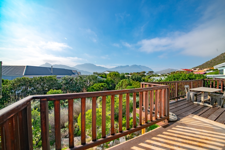 6 Bedroom Property for Sale in Pringle Bay Western Cape